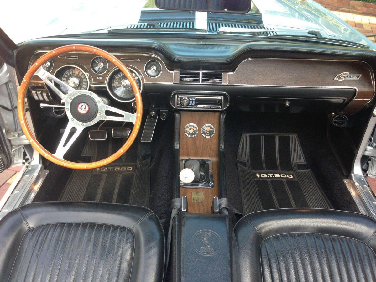 Shelby Mustang 1968 салон