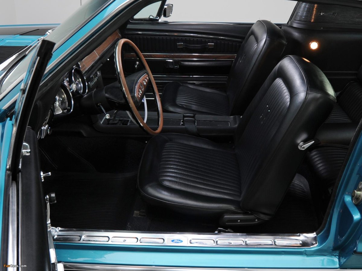 Ford Mustang 1968 салон