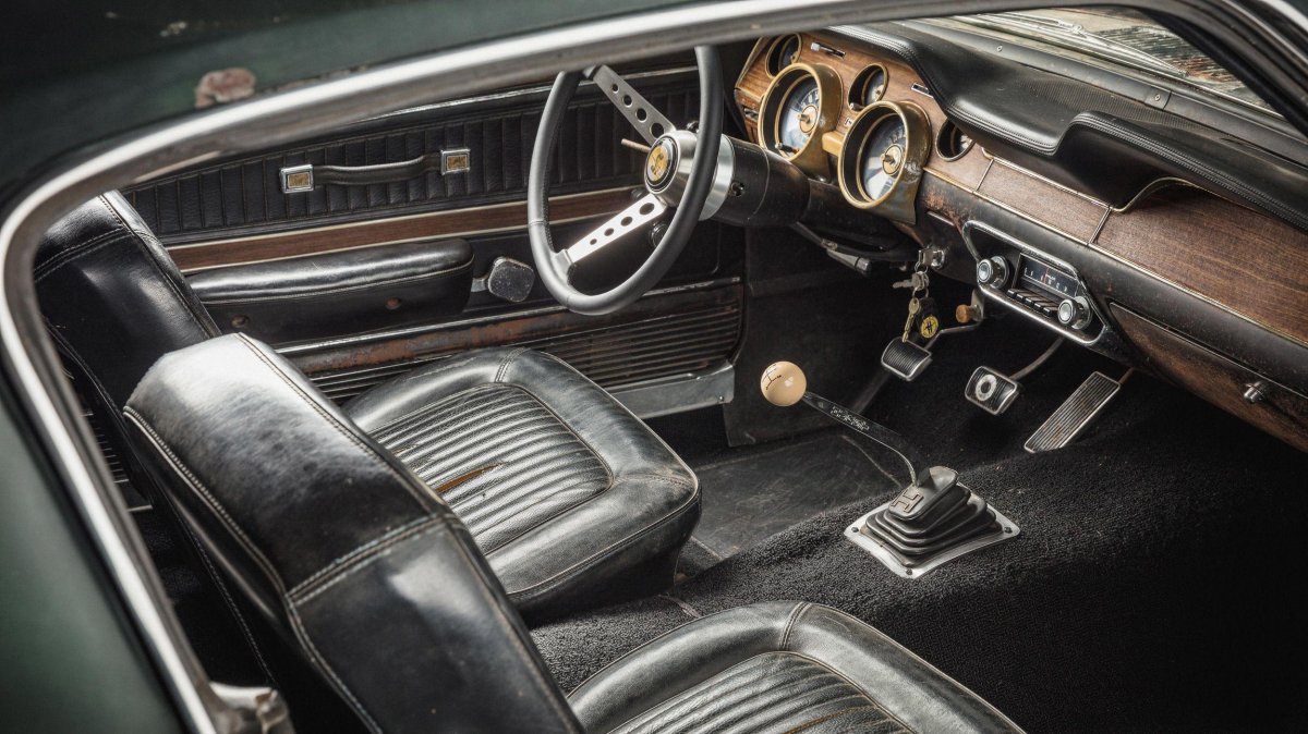 Ford Mustang 1968 Interior