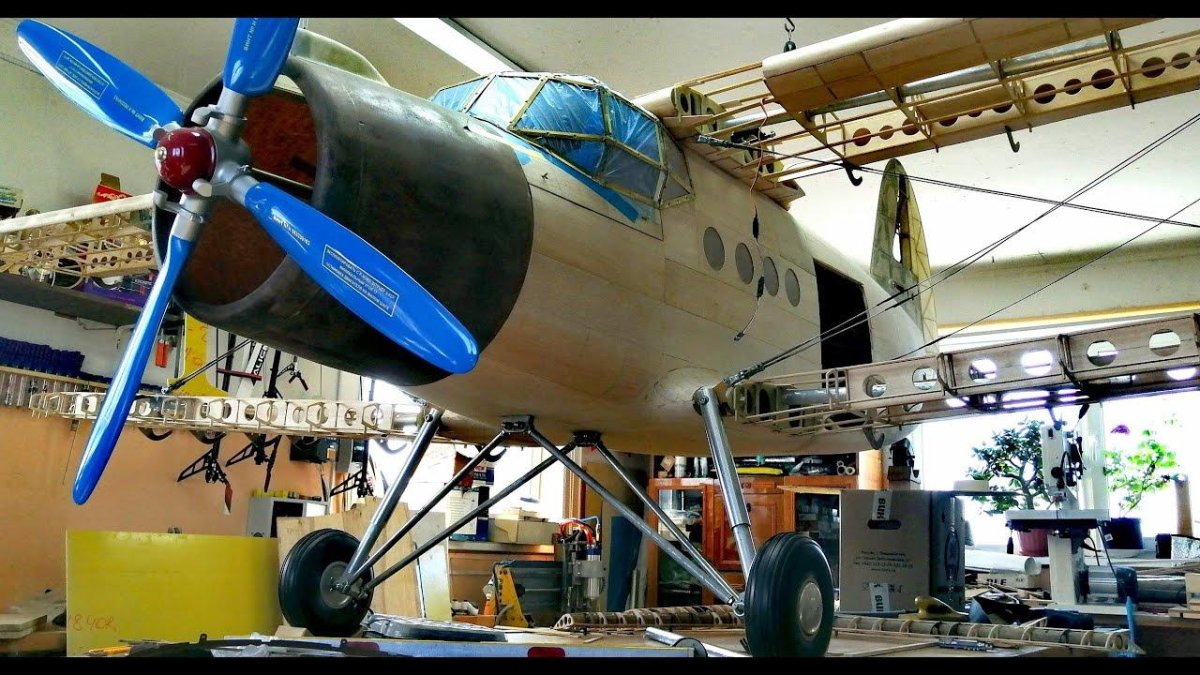 Модель самолет "АН-2" из фанеры
