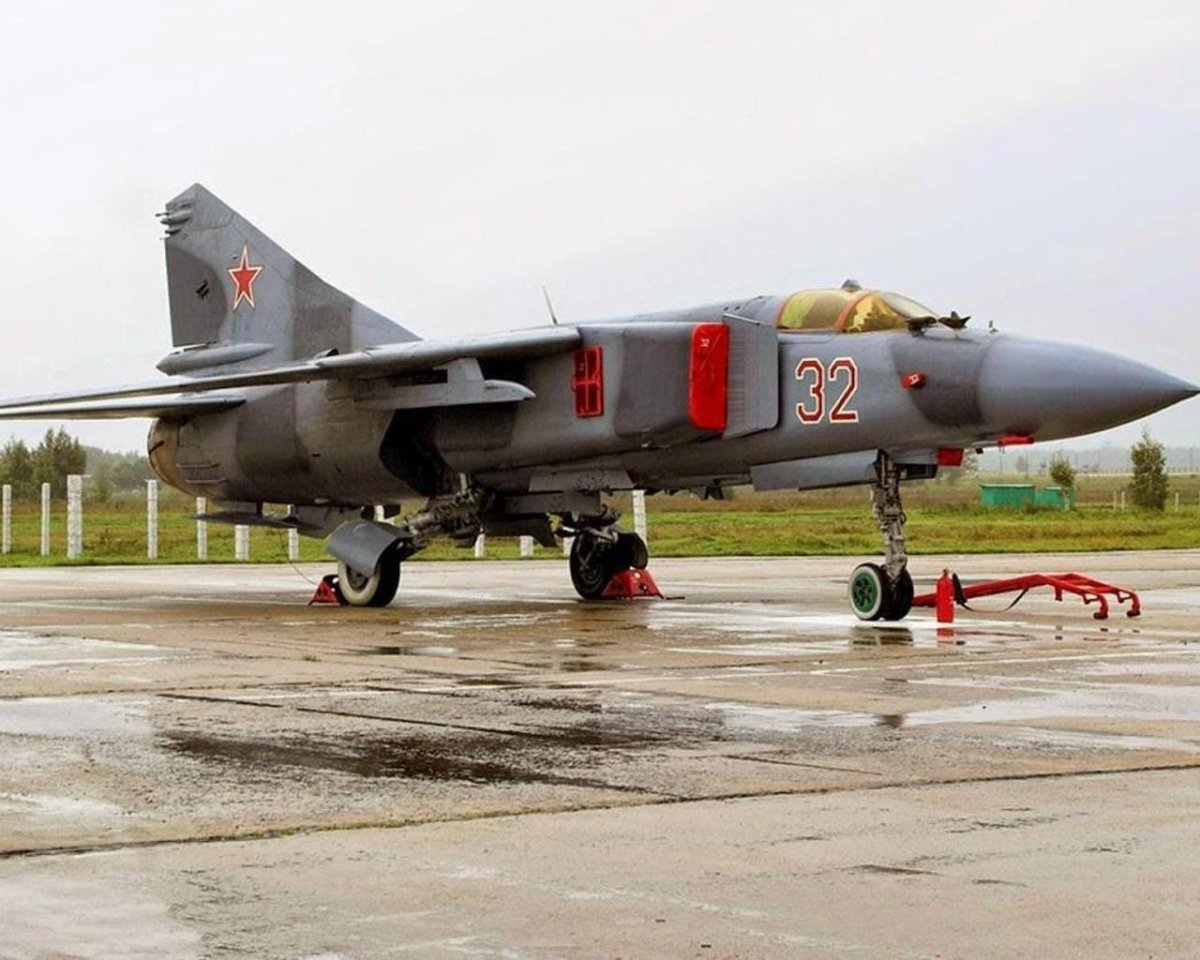 Самолет миг 23