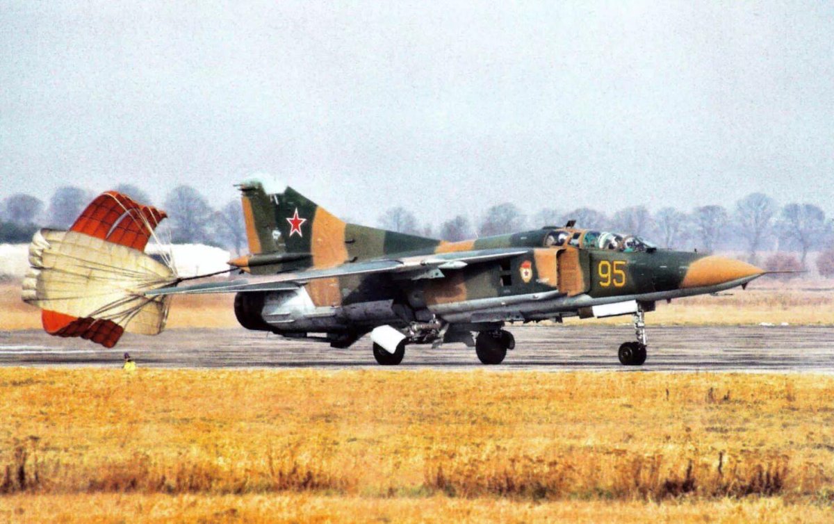 Самолет миг 23