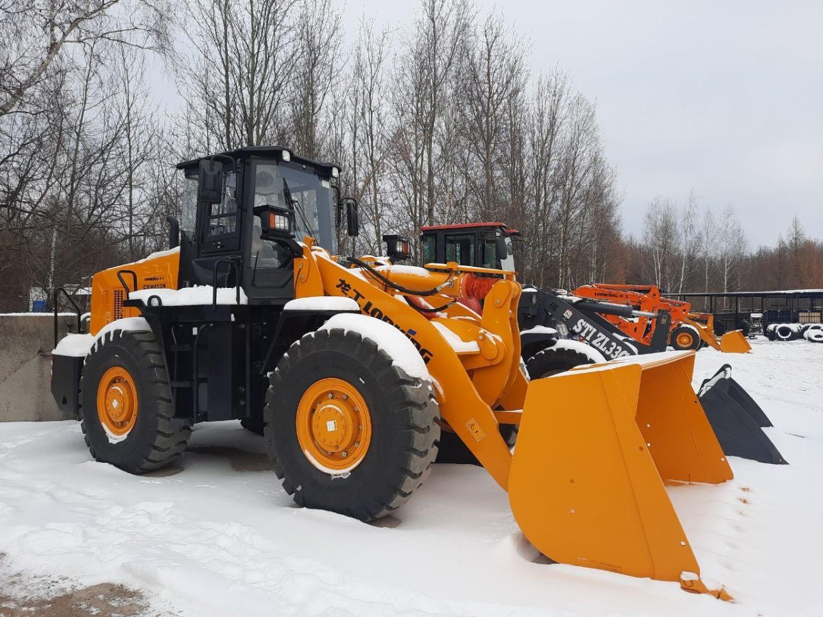 CDM 835 фронтальный погрузчик