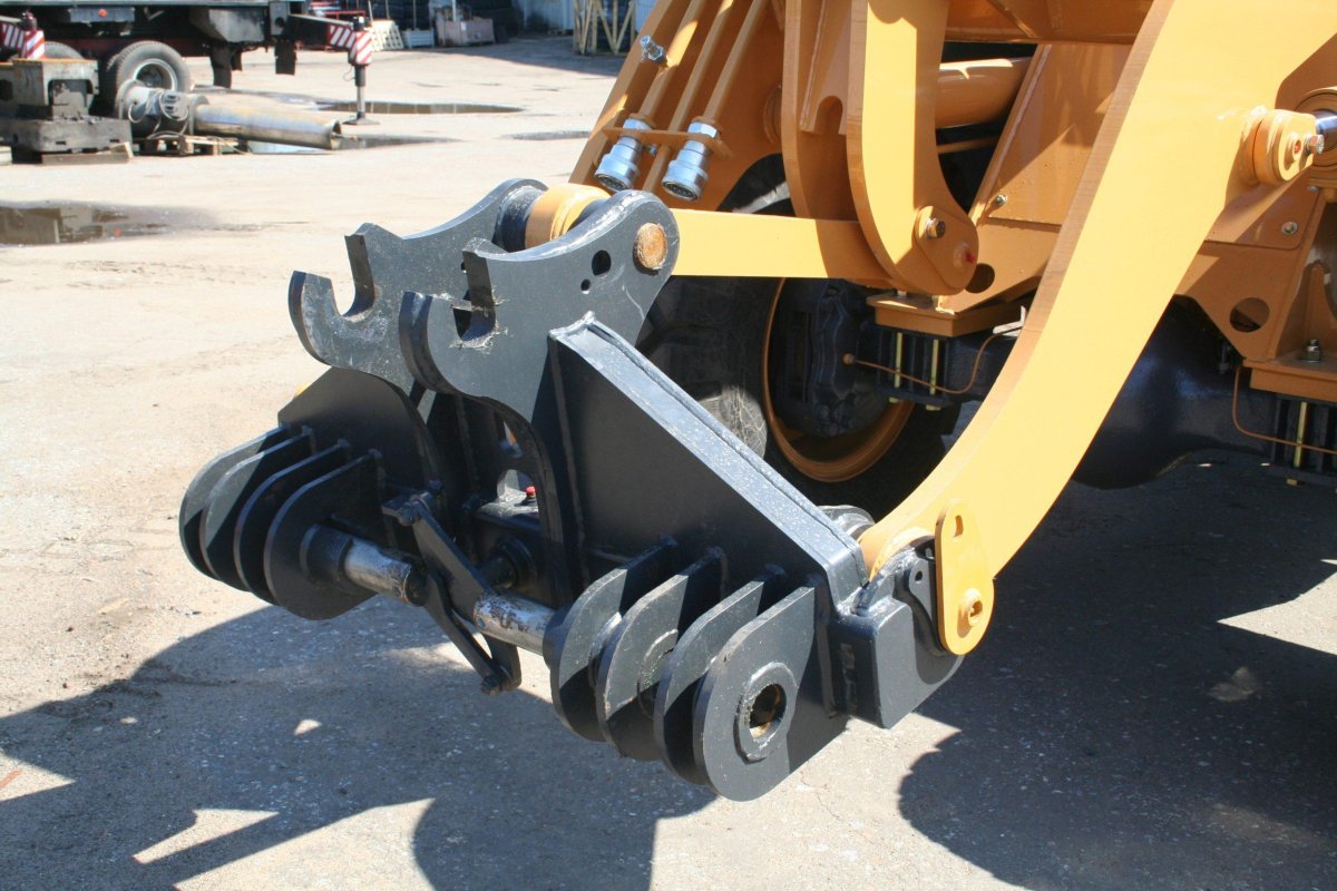 Фронтальный погрузчик дм 34 Волжанин