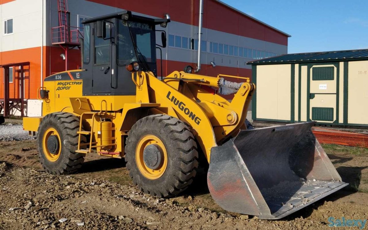 Фронтальный погрузчик 3 Куба