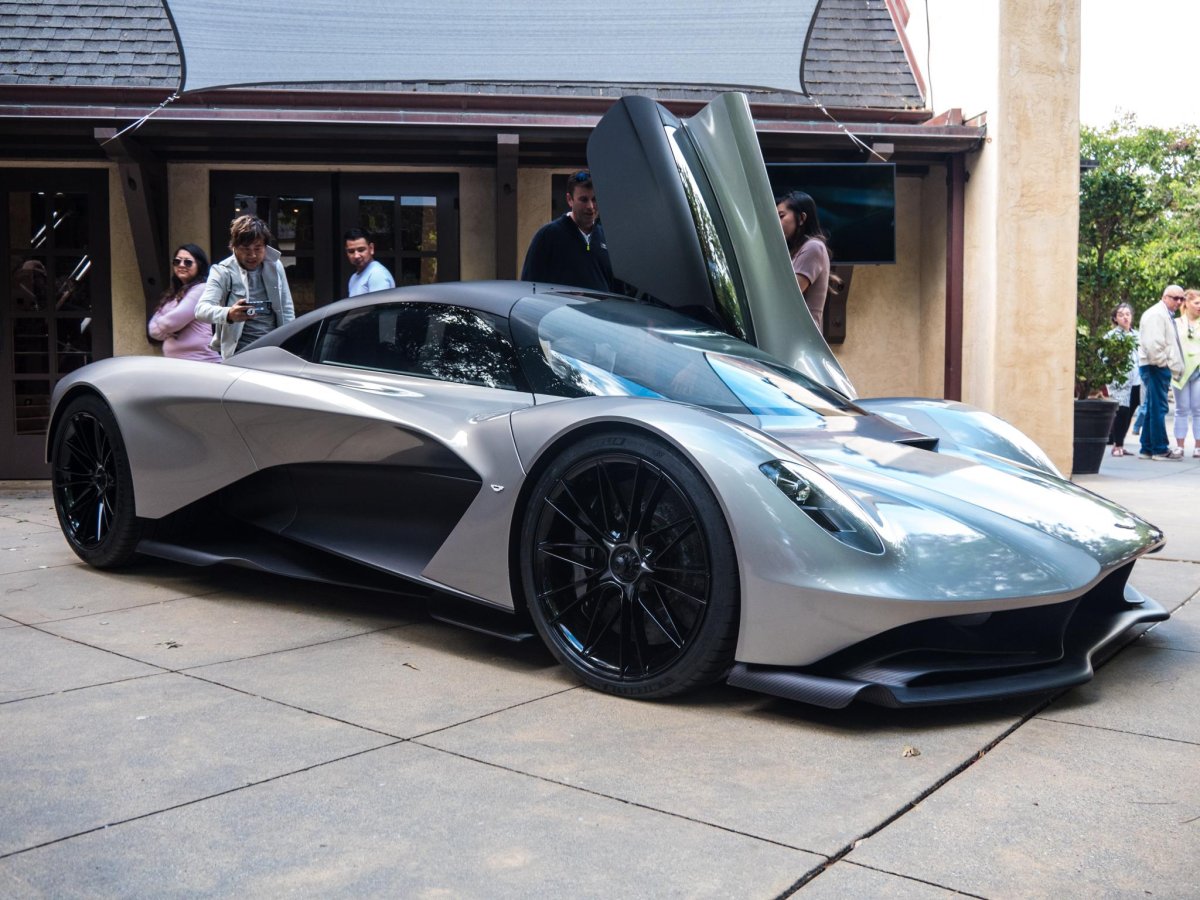 Астон Мартин Valhalla