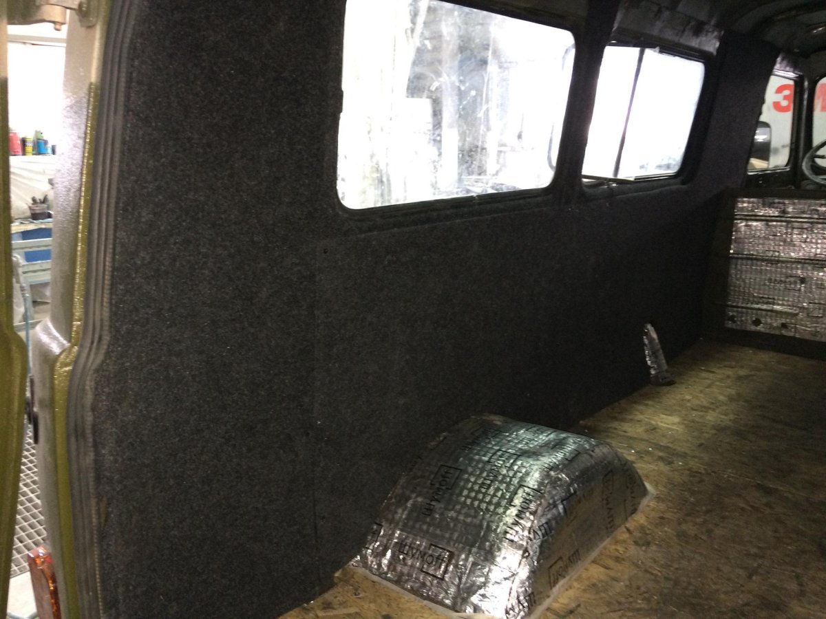 УАЗ 452 внутри