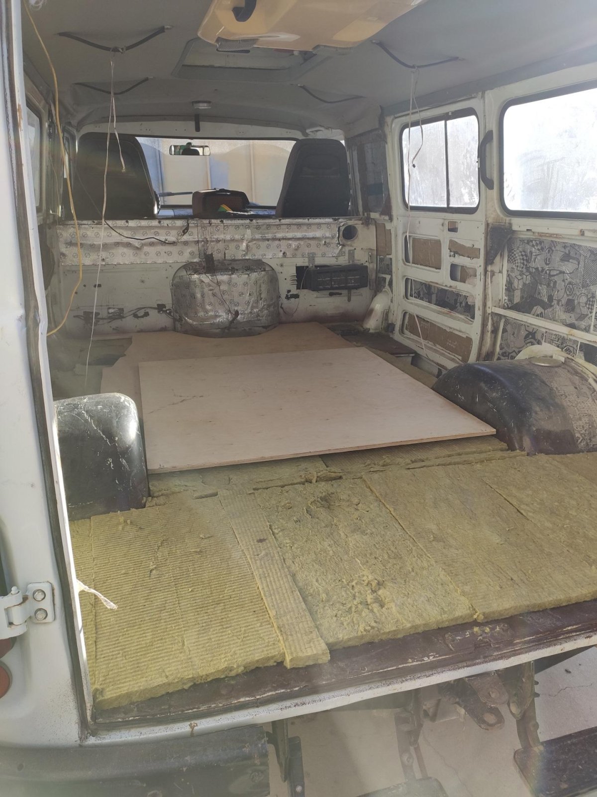 УАЗ Буханка инкассаторская внутри