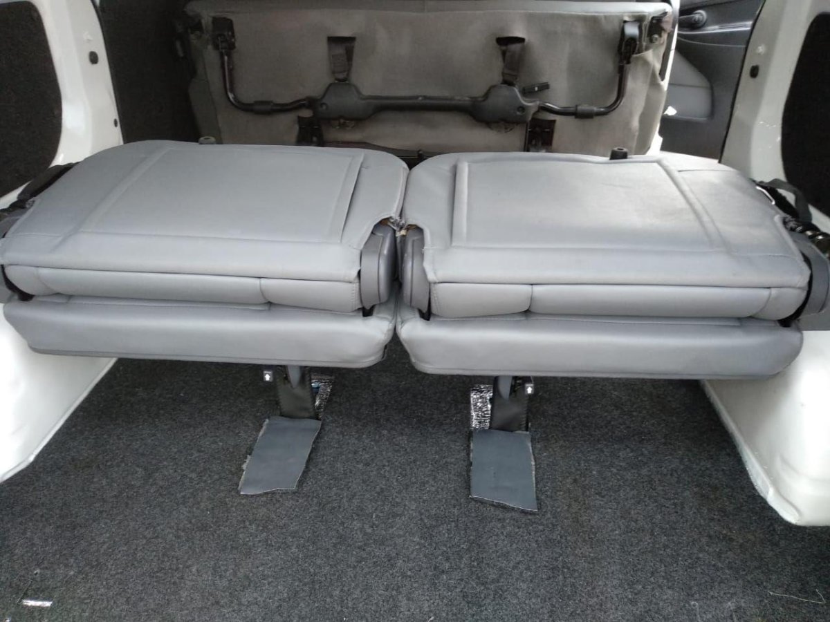 Сиденья Ниссан нв200