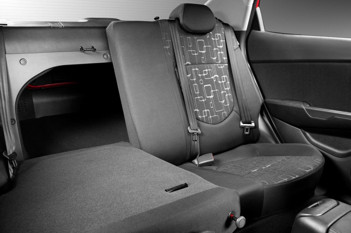 Заднее сиденье Киа Рио 4