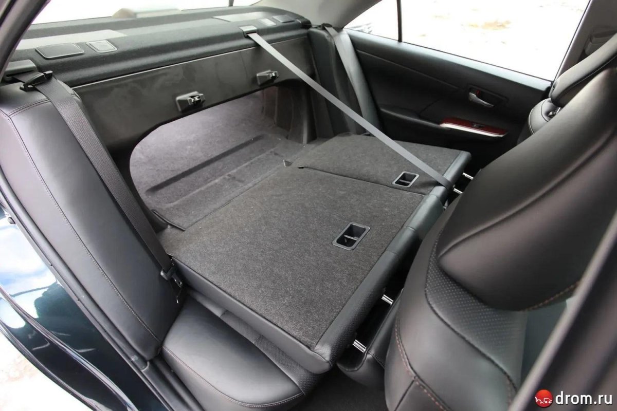 Задние сиденья Тойота Камри 55