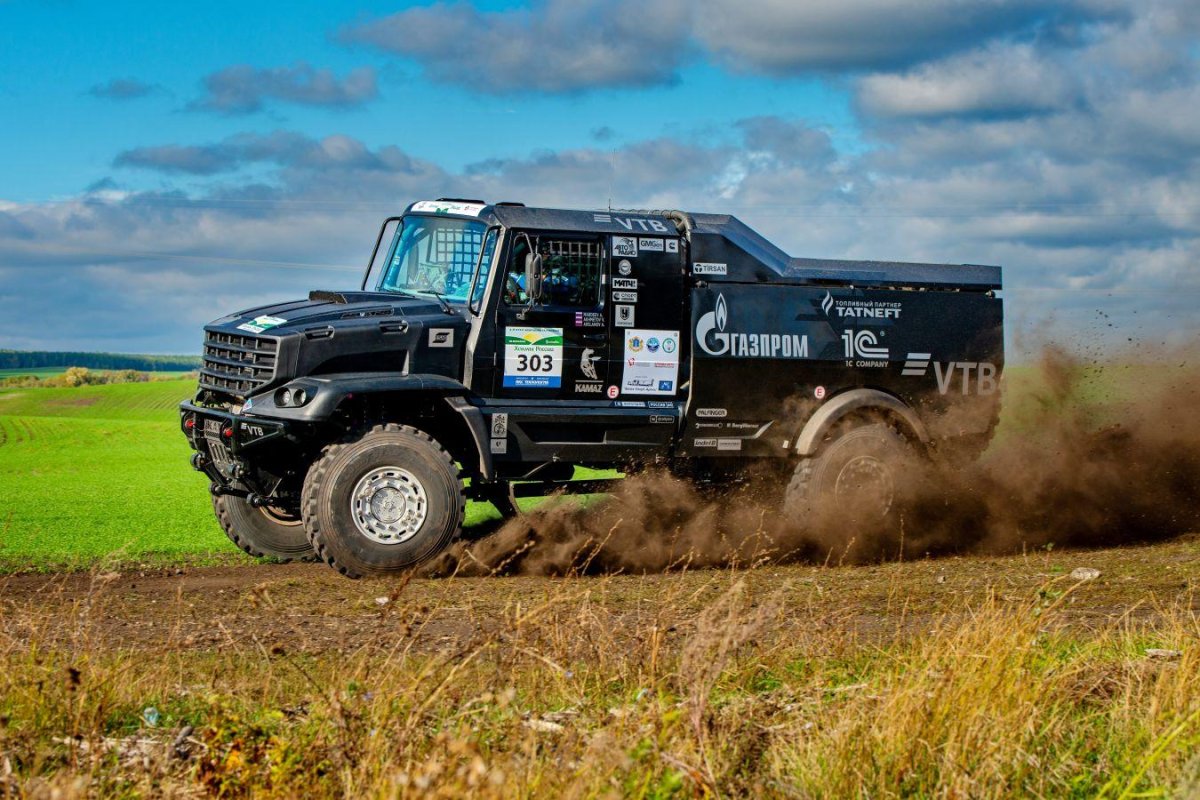 Капотный КАМАЗ для Дакара