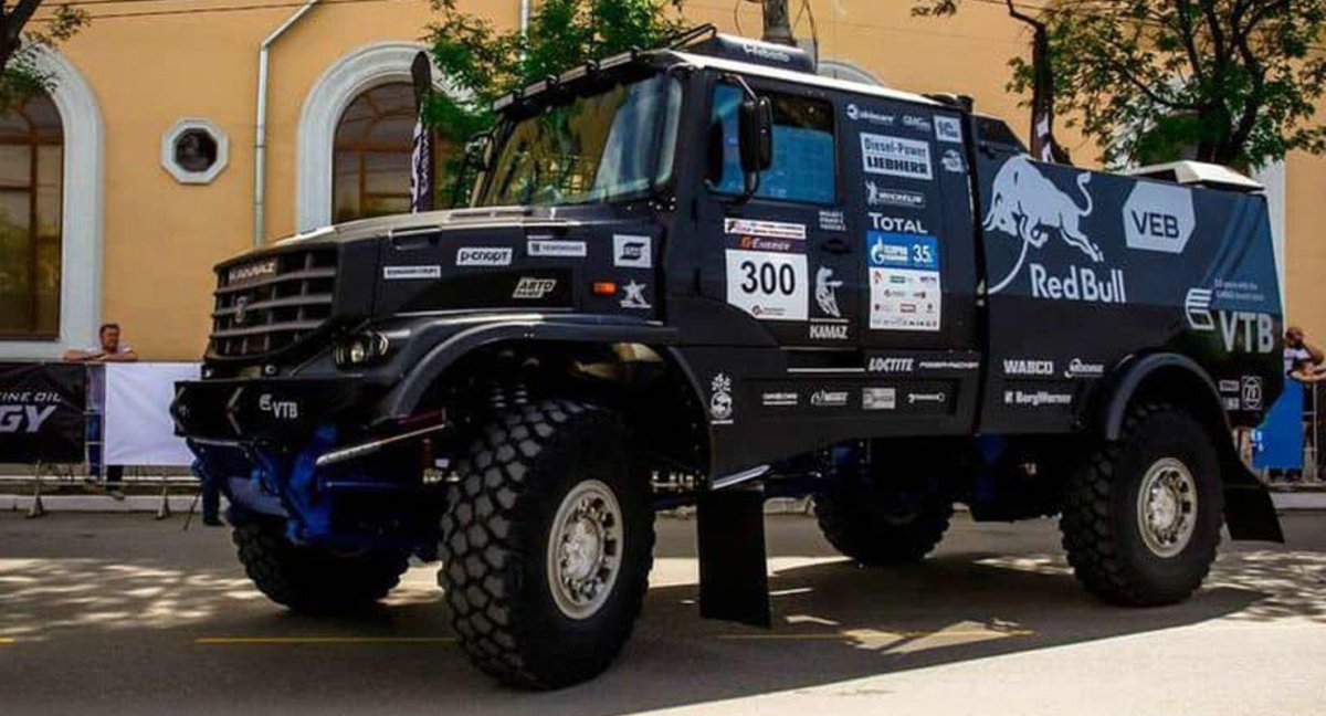 Капотный КАМАЗ для Дакара