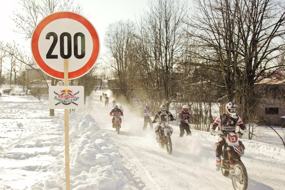 Странные гонки