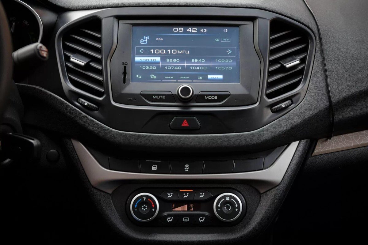 Магнитола Веста св кросс