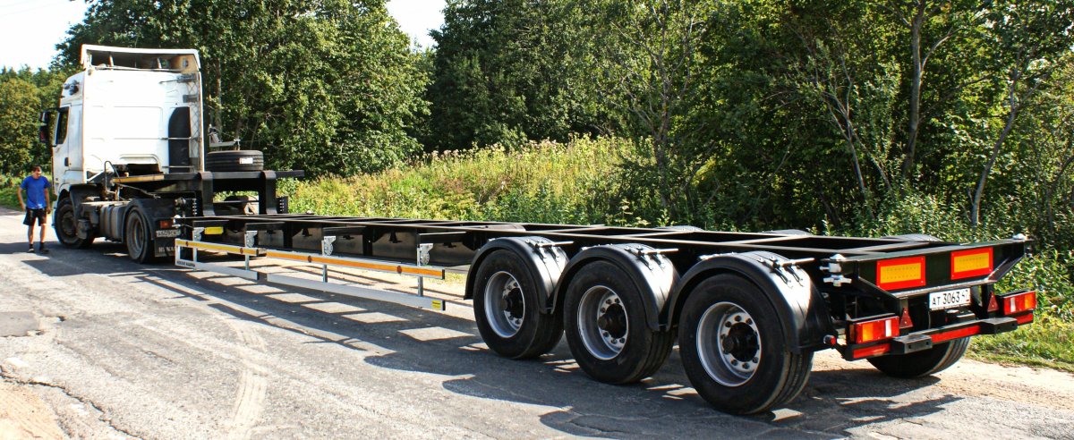 Трёхосный полуприцеп-платформа, модель SP-345