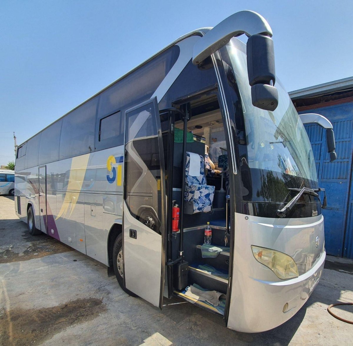 Автобус Isuzu HC 40