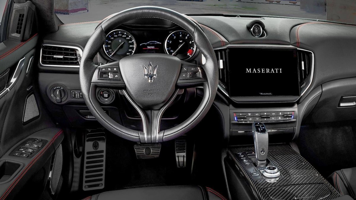 Maserati Ghibli 2020 салон