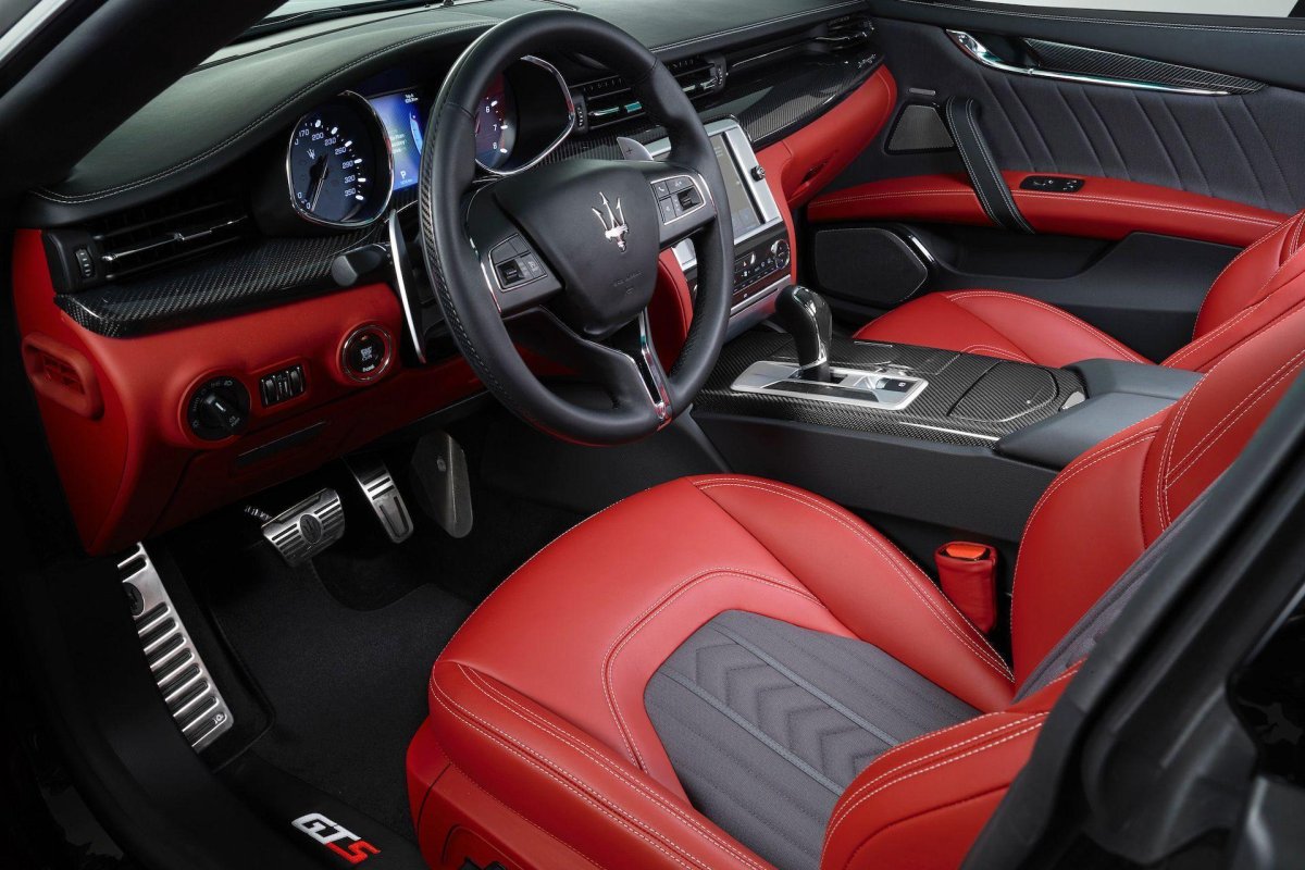 Maserati Quattroporte s q4 красный салон
