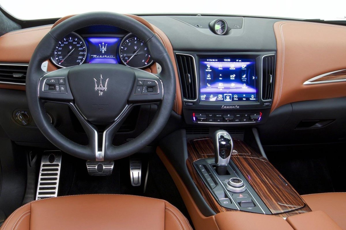 Мазерати Леванте 2022