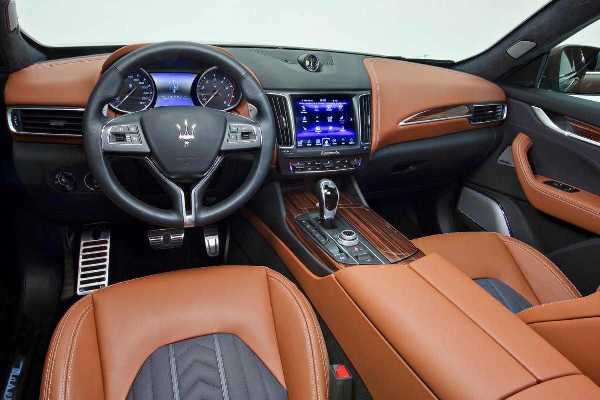 Maserati Levante 2017 салон