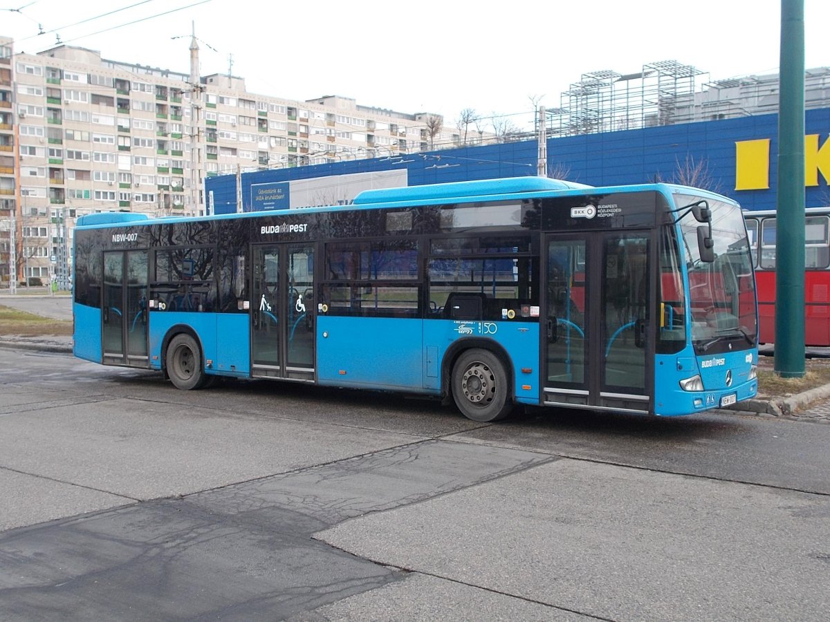 Mercedes-Benz Conecto