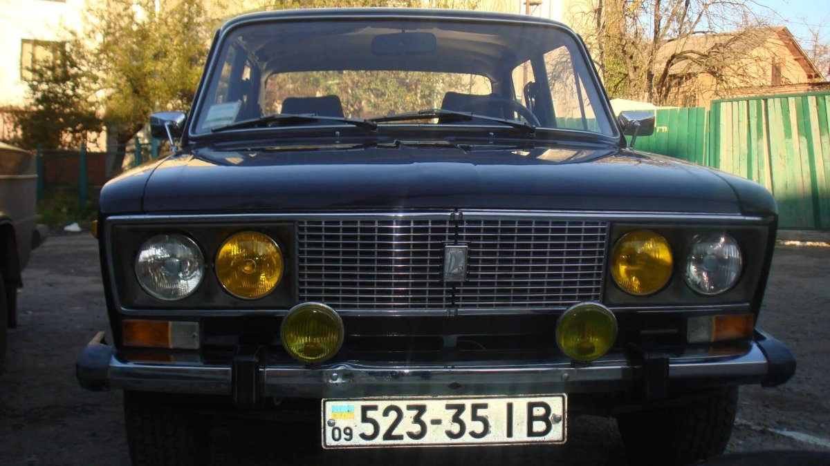 Жёлтые фары на ВАЗ 2106