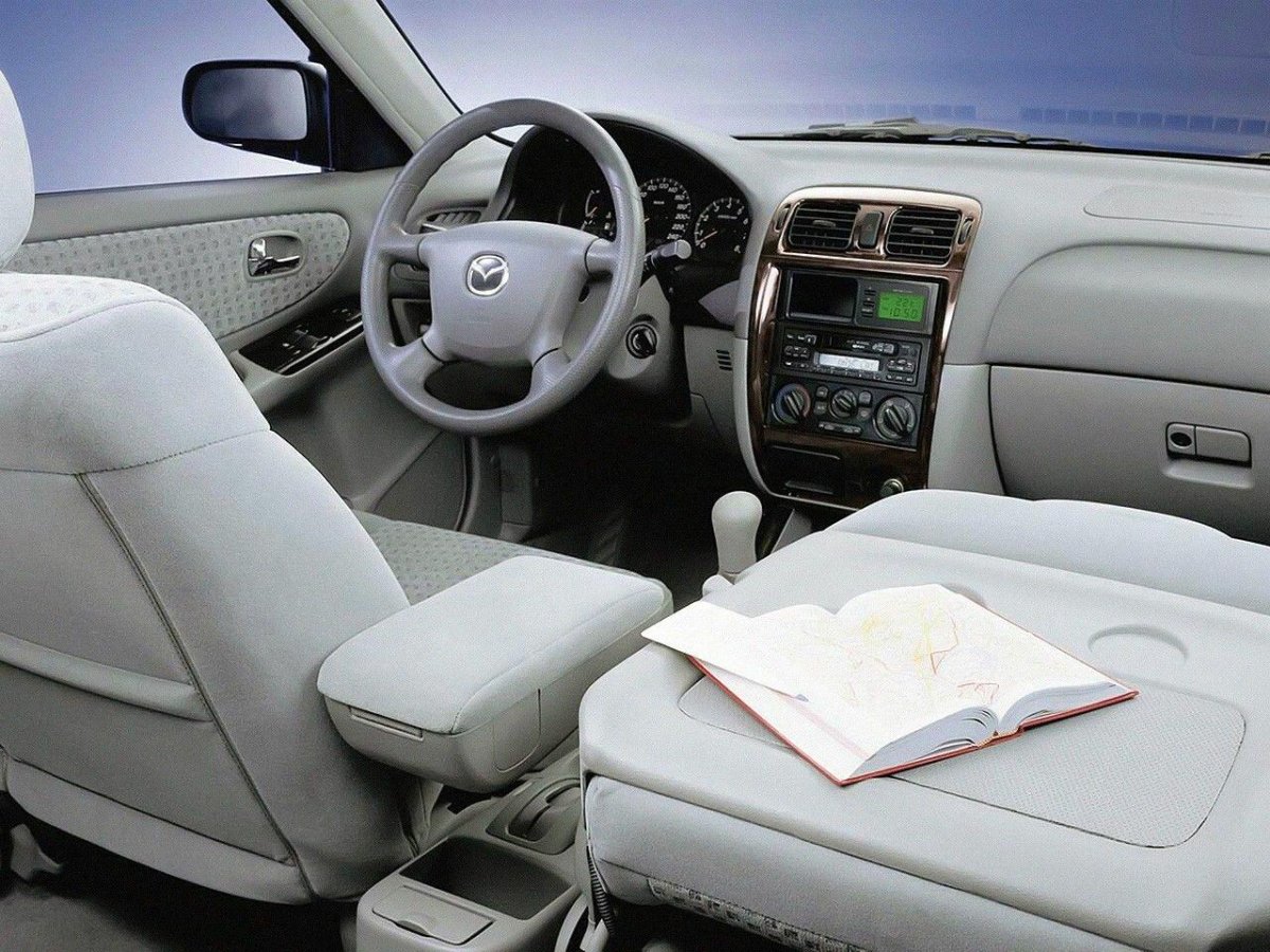 Mazda 626 gf салон