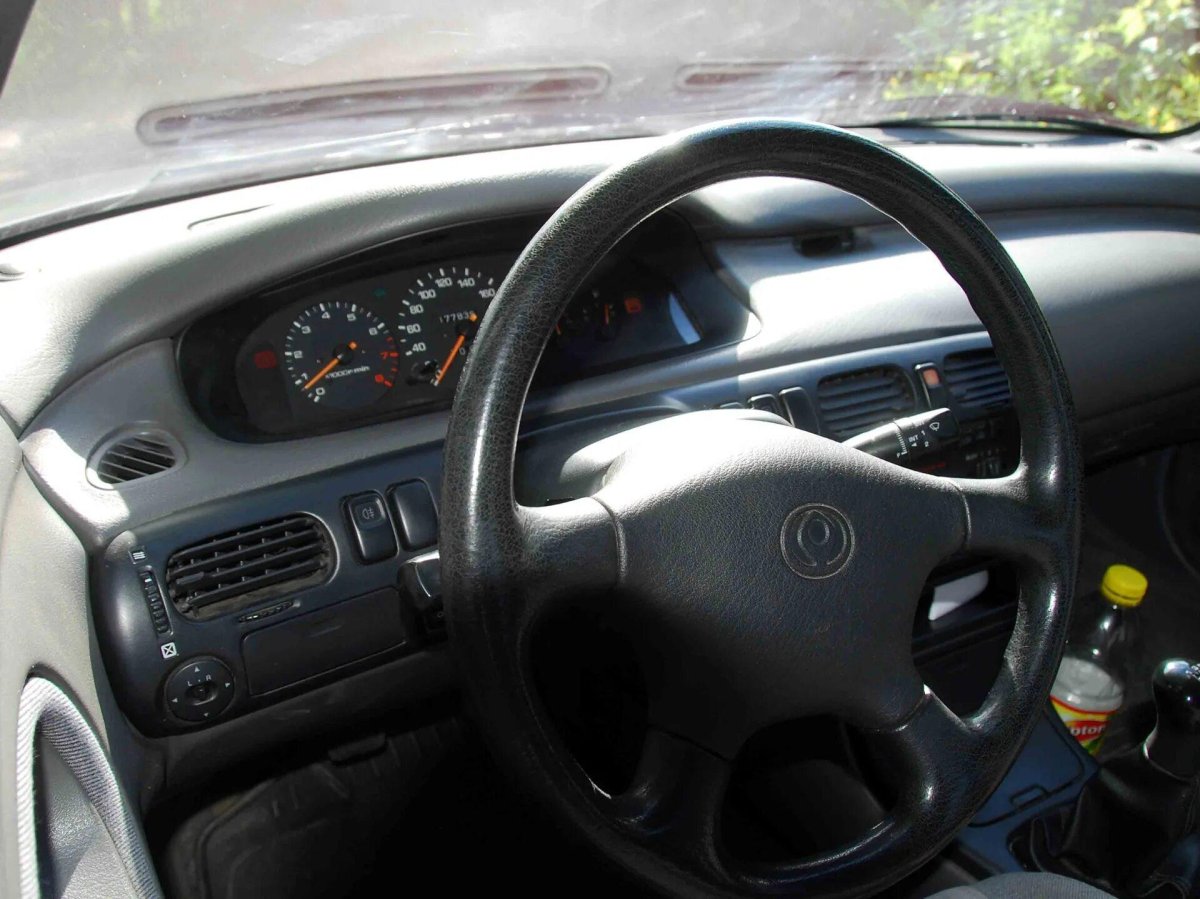 Мазда 626 1993 салон