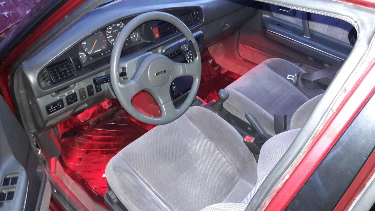 Мазда 626 GD салон