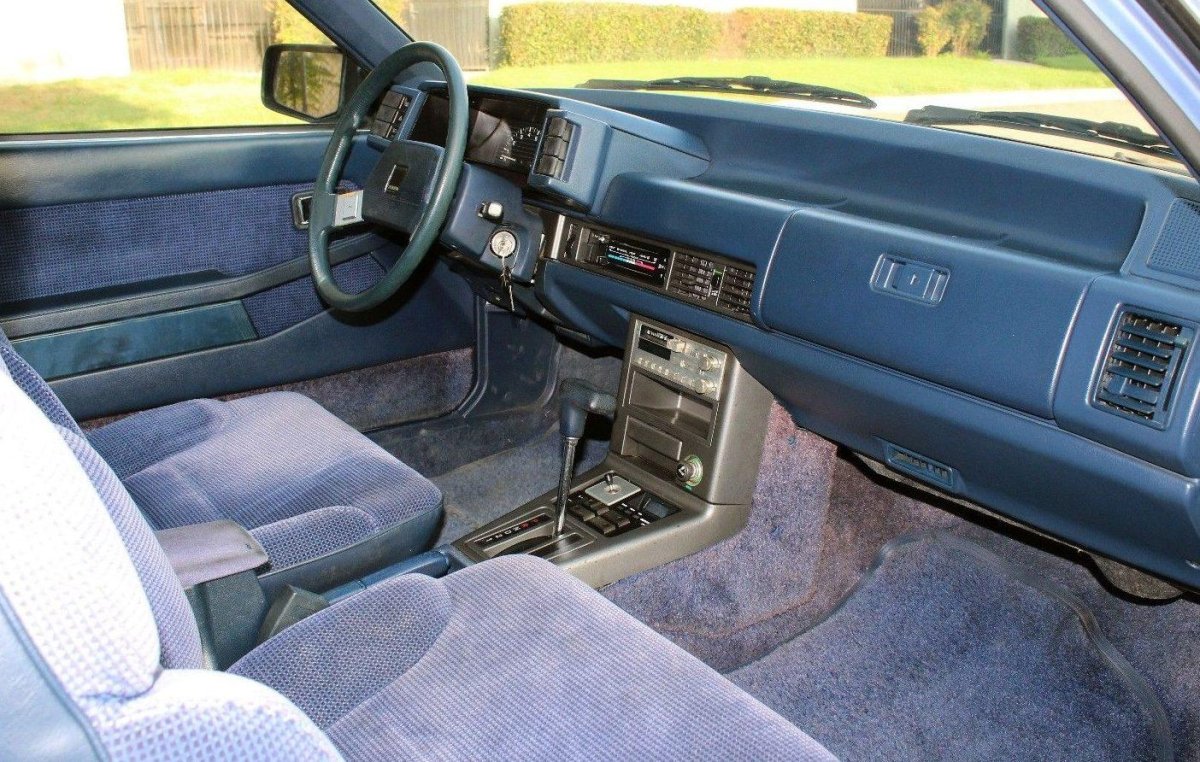 Mazda 626 Interior