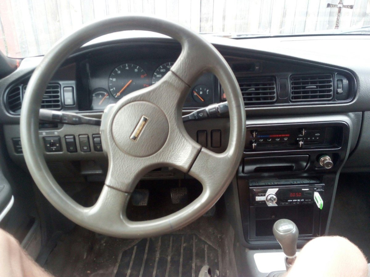 Mazda 626 1990 салон
