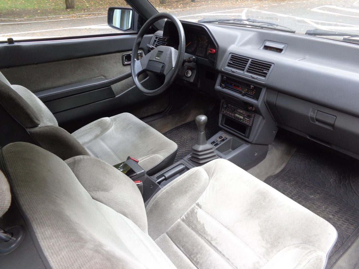 Mazda 626 GC салон