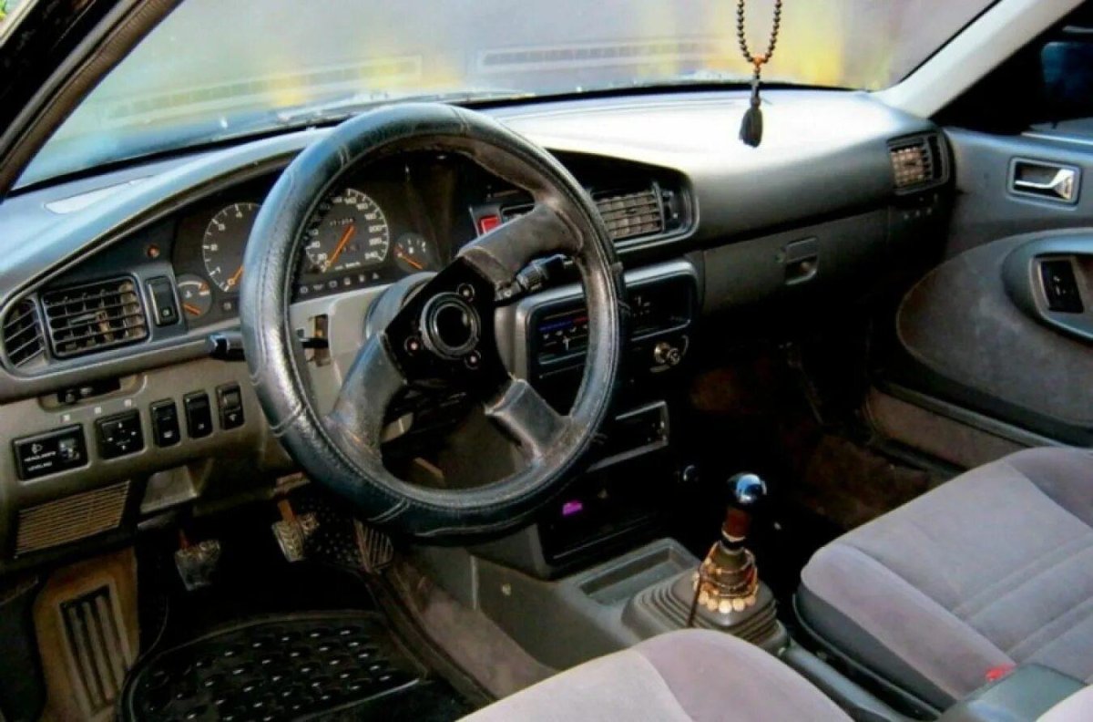 Мазда 626 GD салон