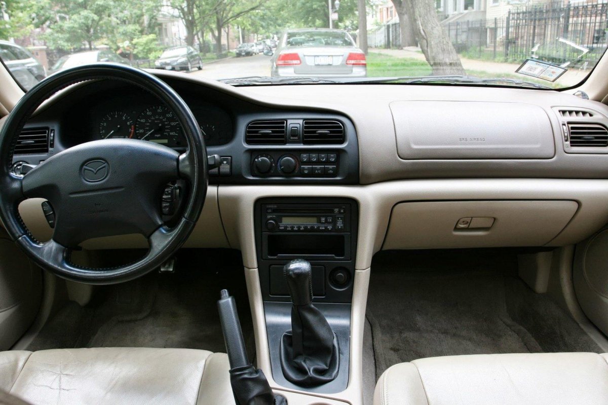 Mazda 626 gf 1998 салон