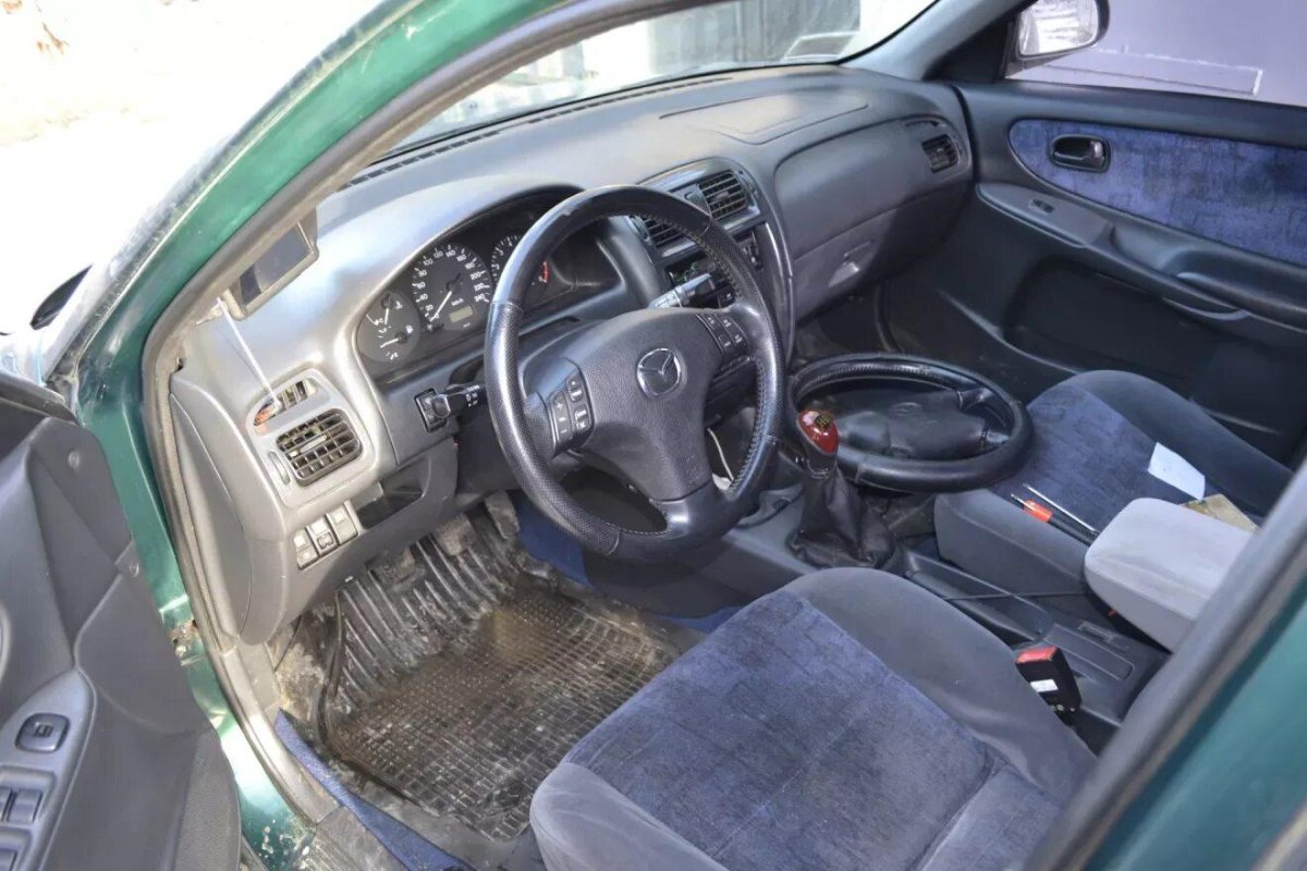 Mazda 626 gf салон