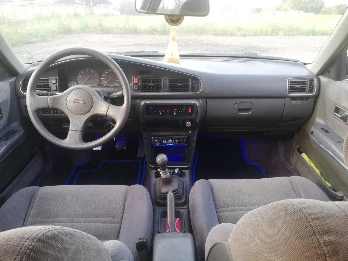 Мазда 626 GD салон