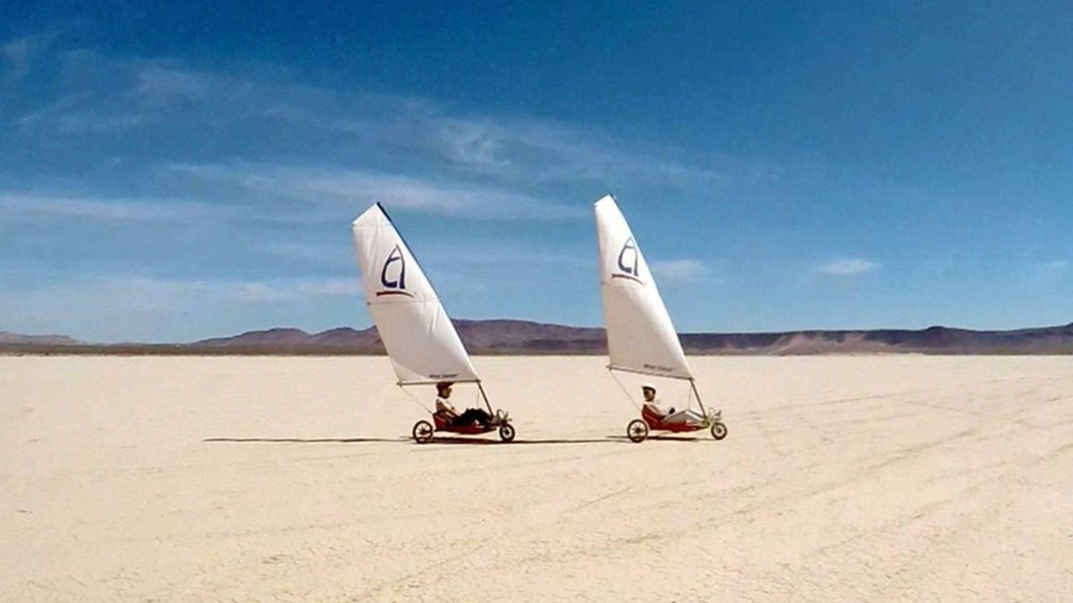 Парус в пустыне