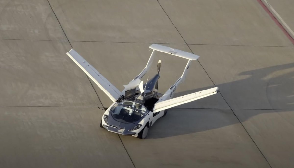 Самолет с пропеллером сзади