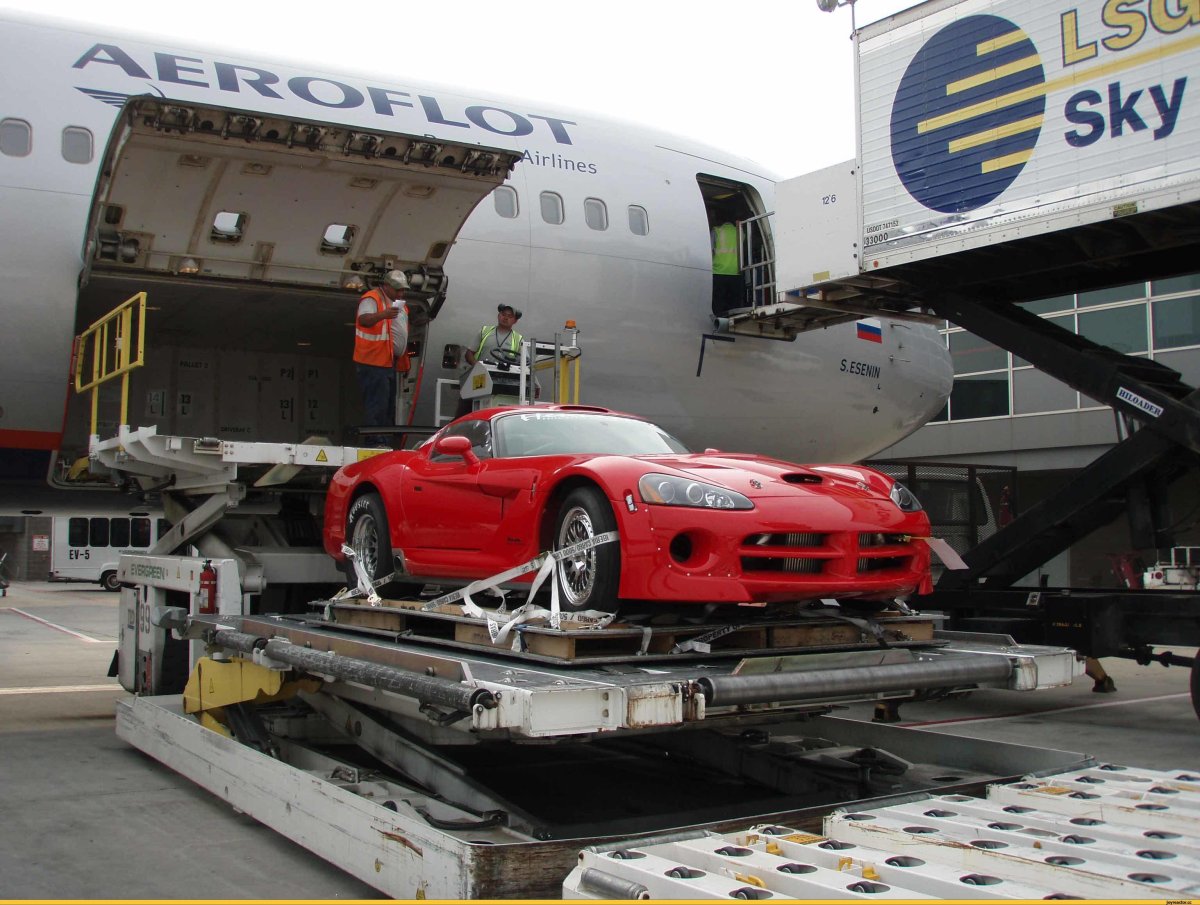 Самолет для перевозки машин