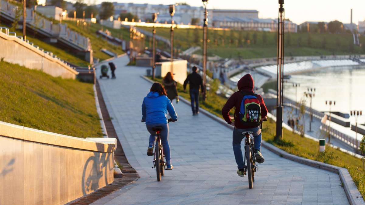 Велосипедист в городе