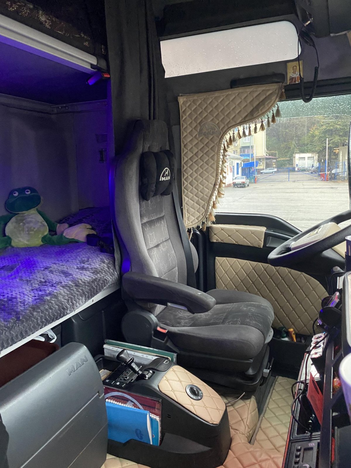 Подлокотник ман