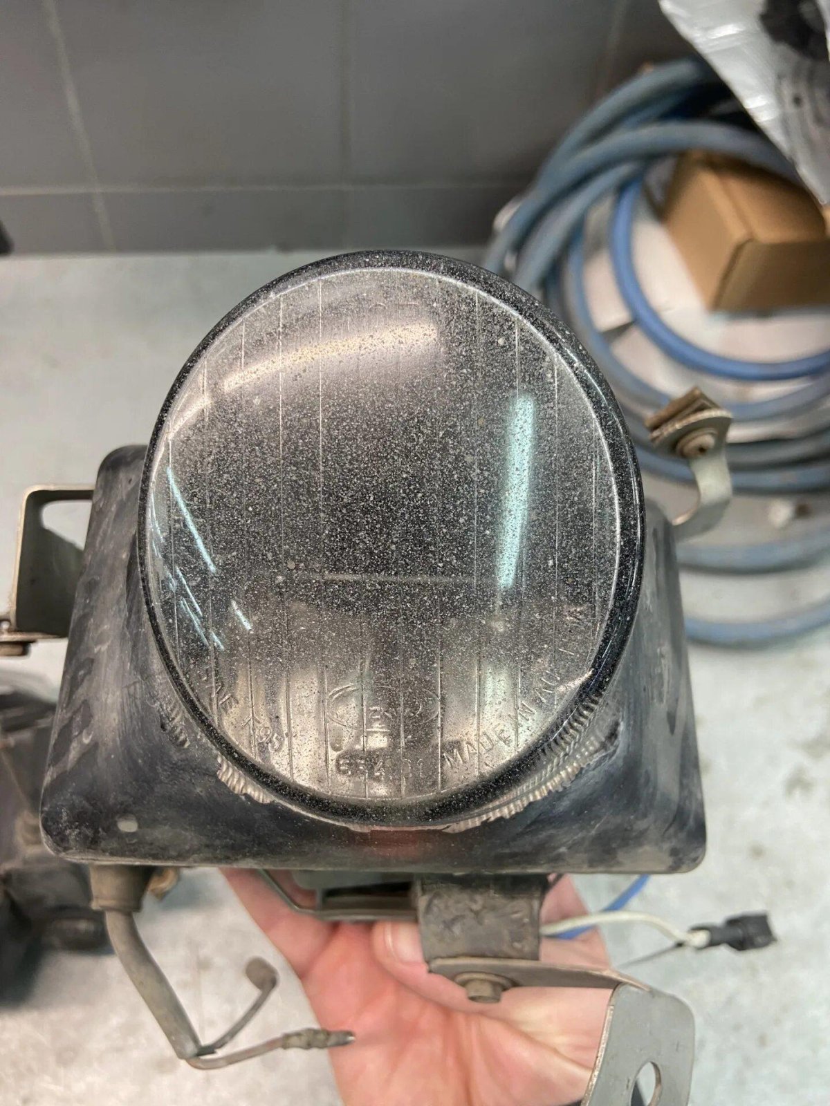 Как восстановить мутное стекло ПТФ на Мерседес