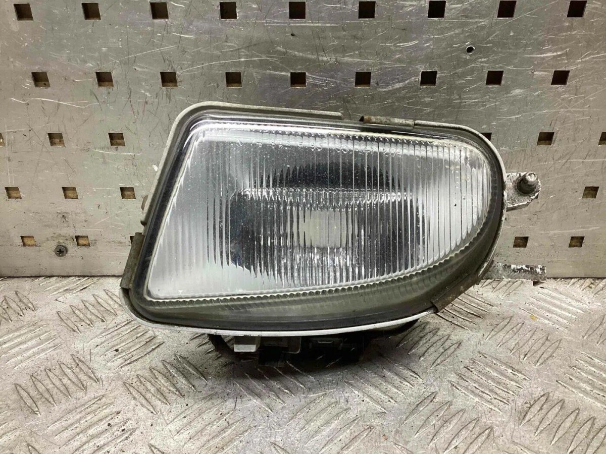 Фары Мерседес Атего