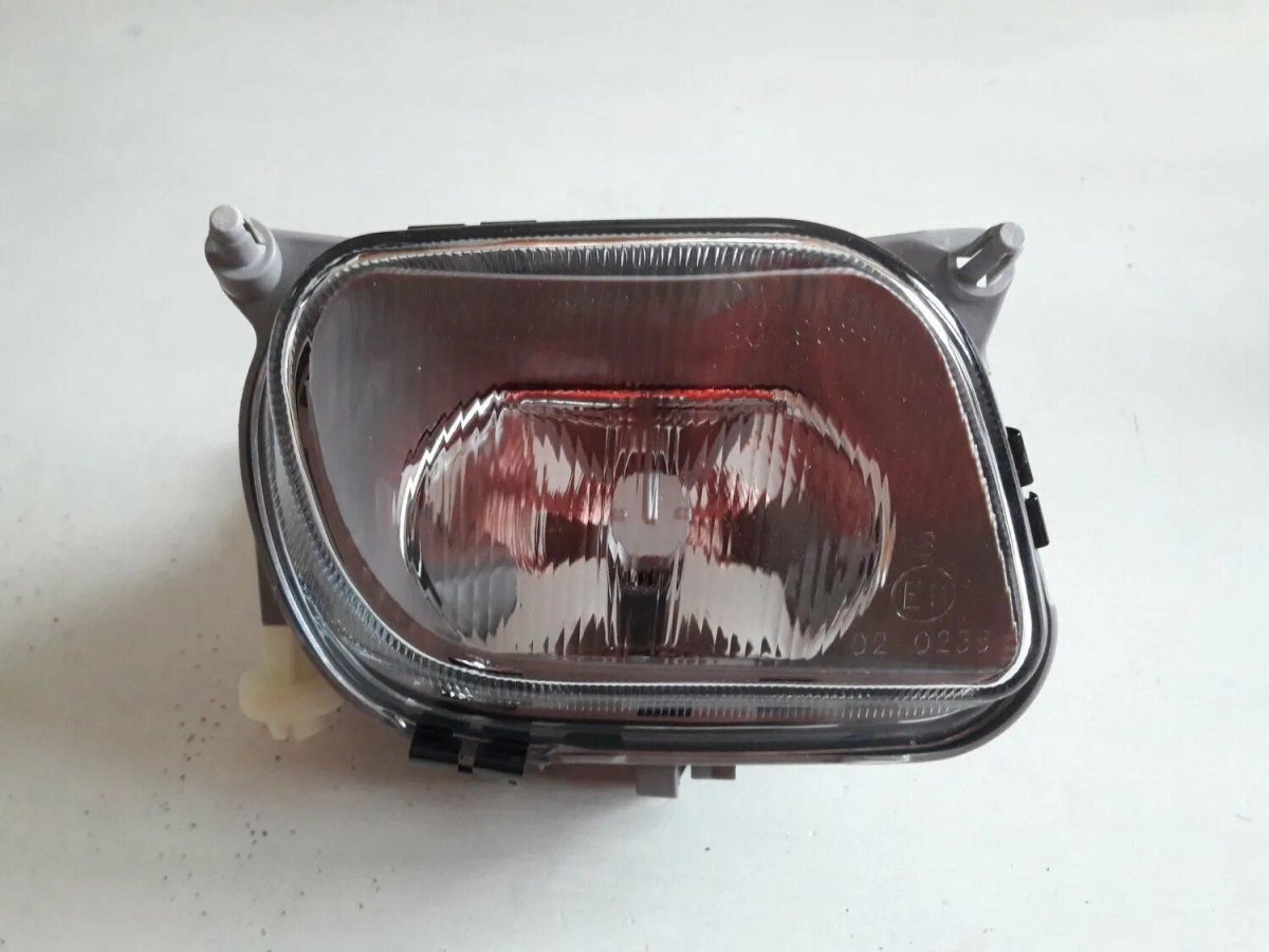 Противотуманная фара Мерседес в210