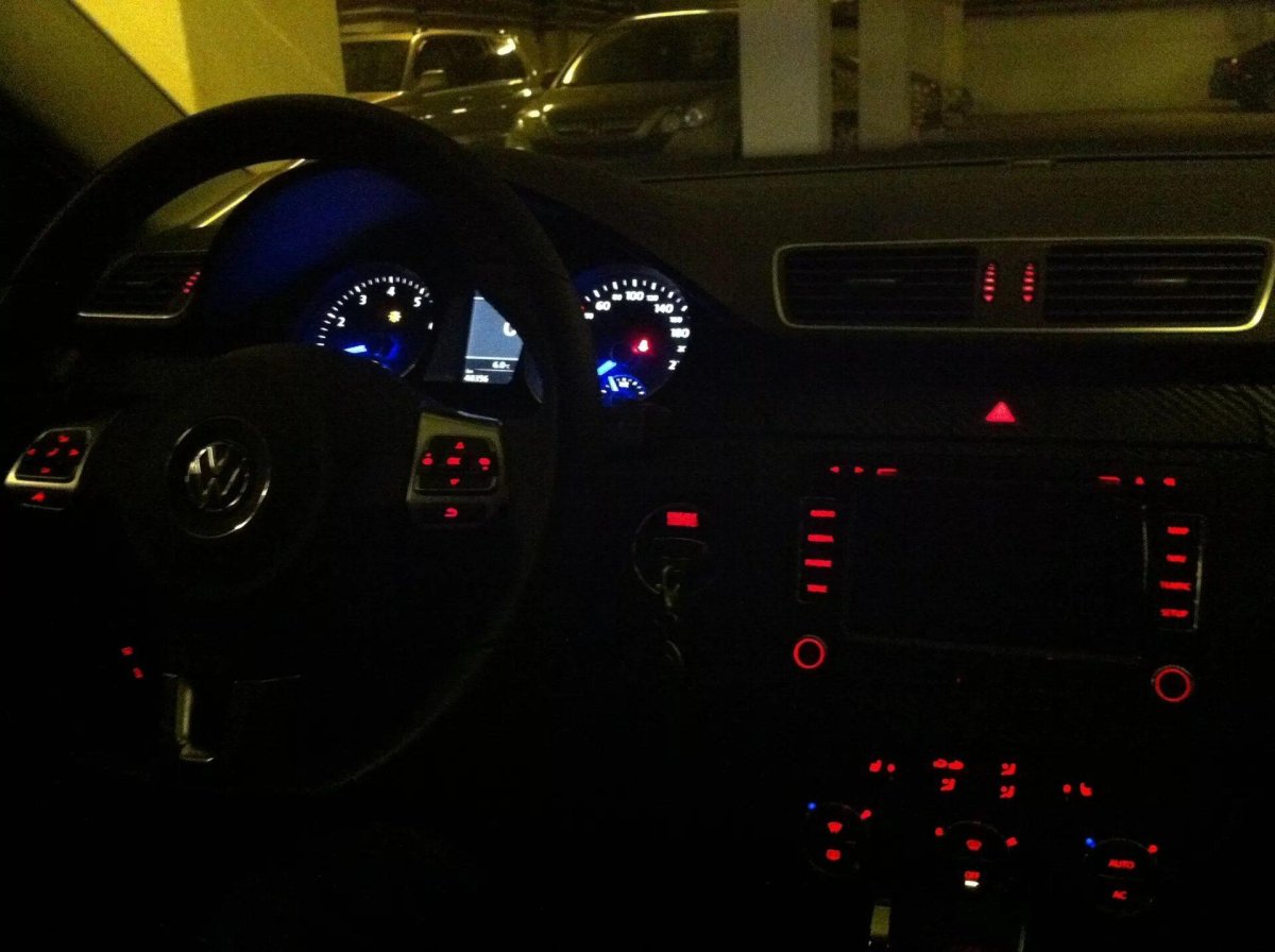 Volkswagen Passat b6 салон ночью