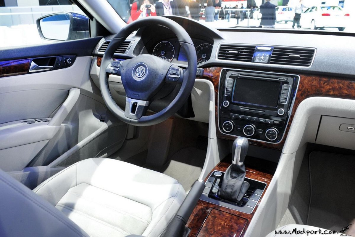 Volkswagen Passat 2012 салон