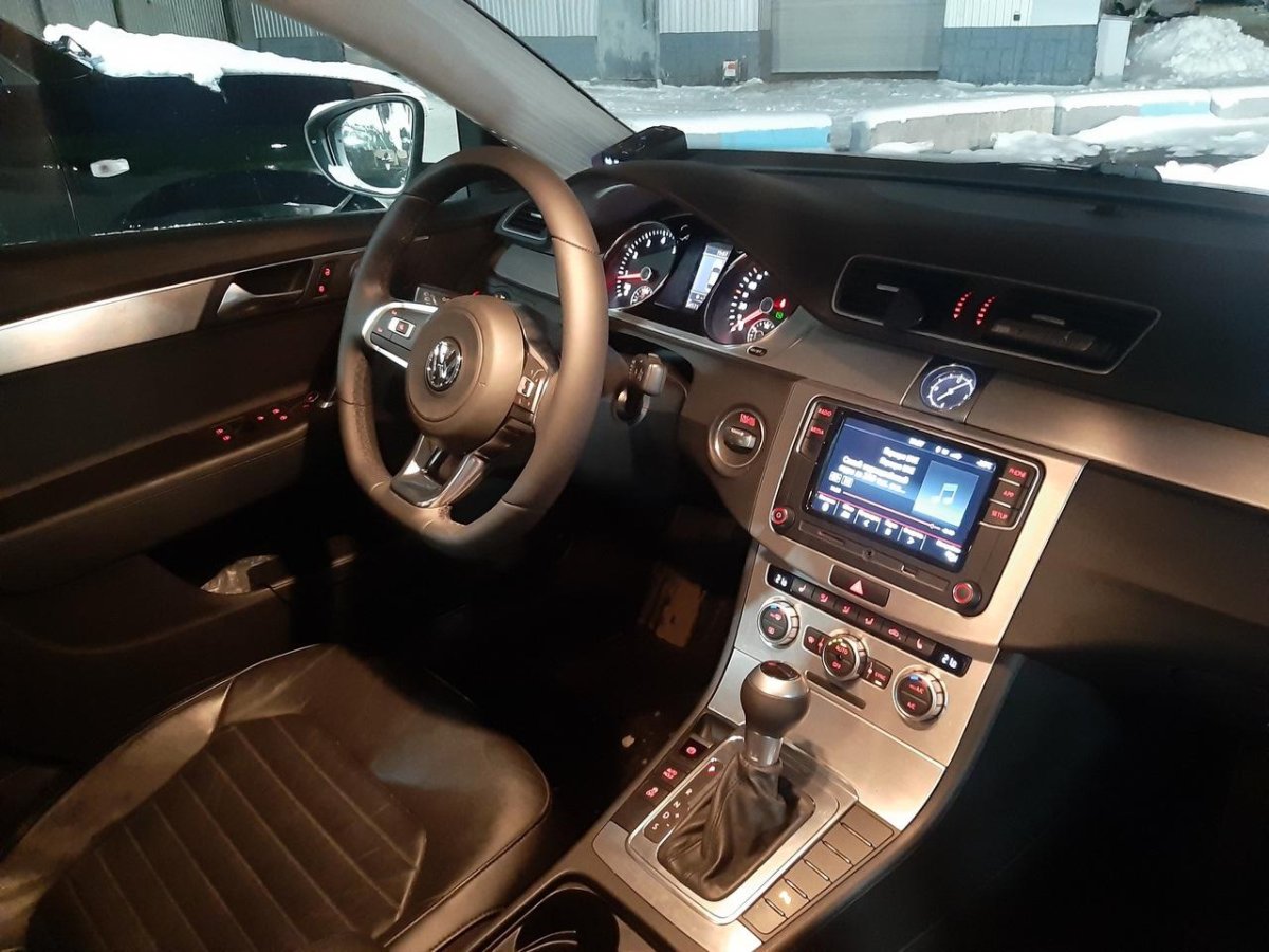 VW Passat b7 салон