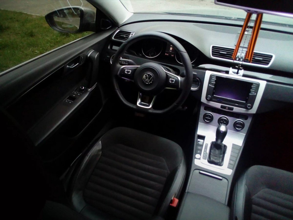 Volkswagen Passat b7 салон