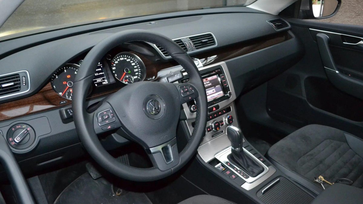 VW Passat b7 салон